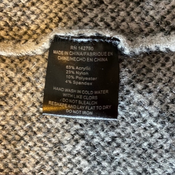 NWT Maxsport Cardigan. Size Medium - Picture 5 of 7